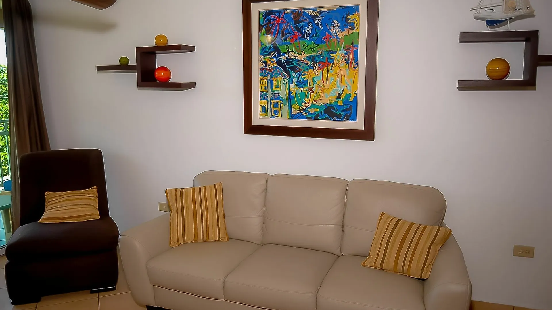 Front Beach Luxury Apartment 林康
