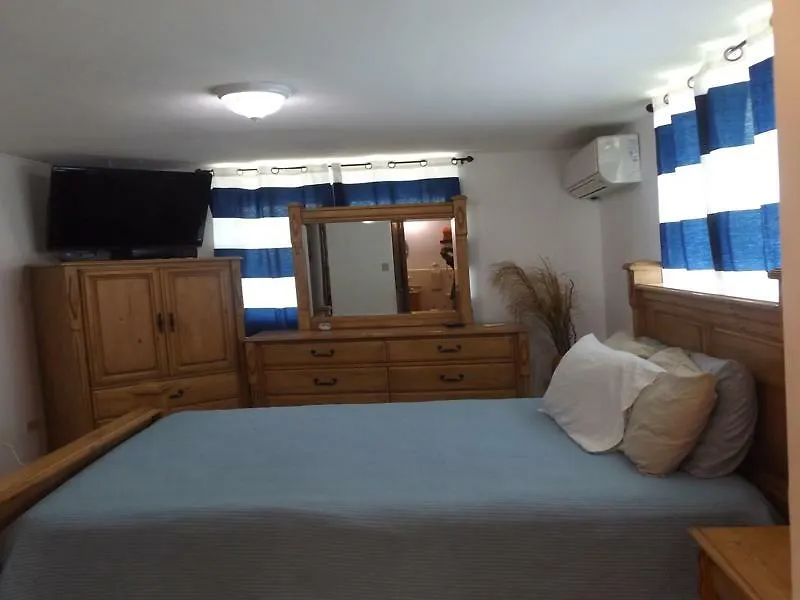 Front Beach Luxury Apartment リンコン